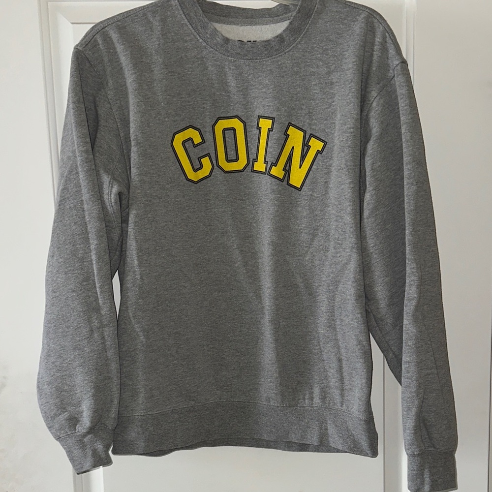Gray Sweatshirt with Yellow 'COIN' Print